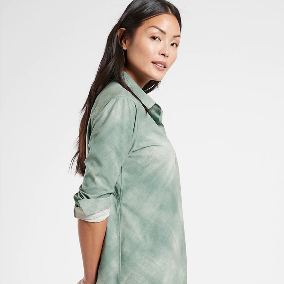 Athleta Tops - Athleta NWT Urbanite Printed Top